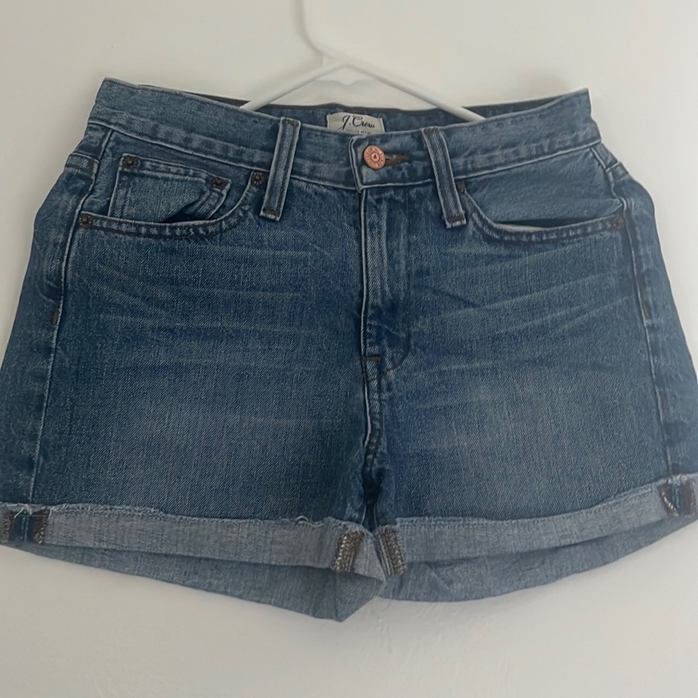 Vintage looking blue high wasted shorts